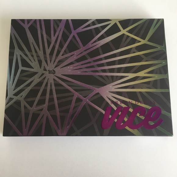 NEW Urban Decay Vice Eyeshadow Palette - Picture 1 of 8